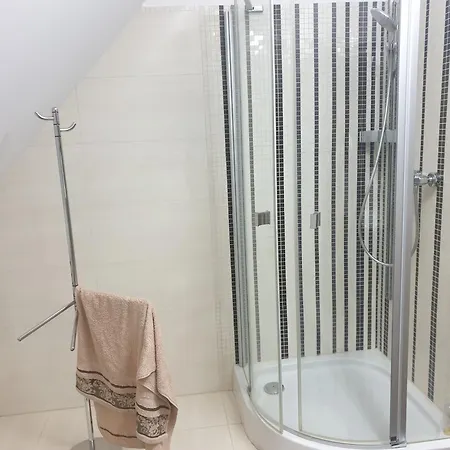 Apartament Ares *